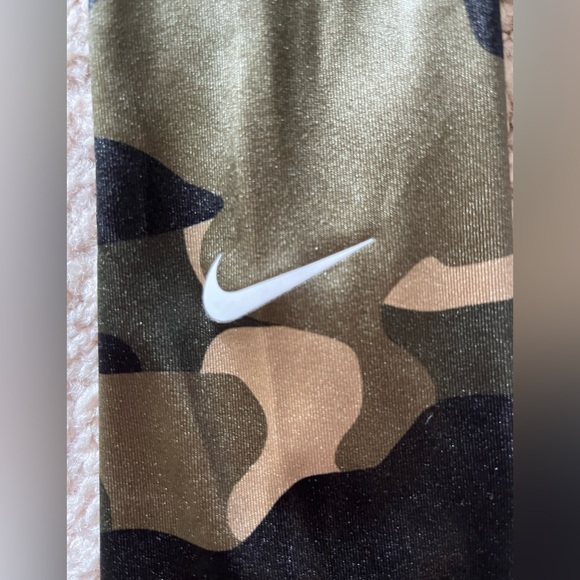 Nike Women's Dri-Fit One Mid Rise Camo Tight Legging Olive Green S - Picture 5 of 7